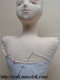 胸布を縫いつける